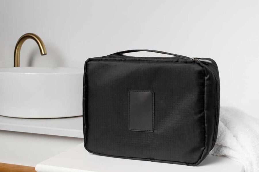 Co powinno znaleźć się w podstawowym zestawie męskiej kosmetyczki?