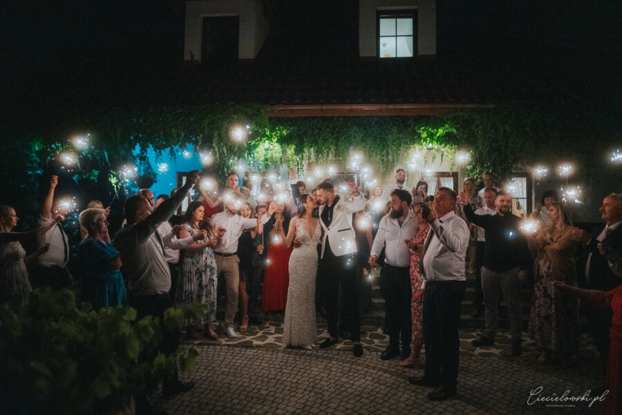 Małe wesele na 60 osób – co możemy pominąć, a czego nie może zabraknąć?